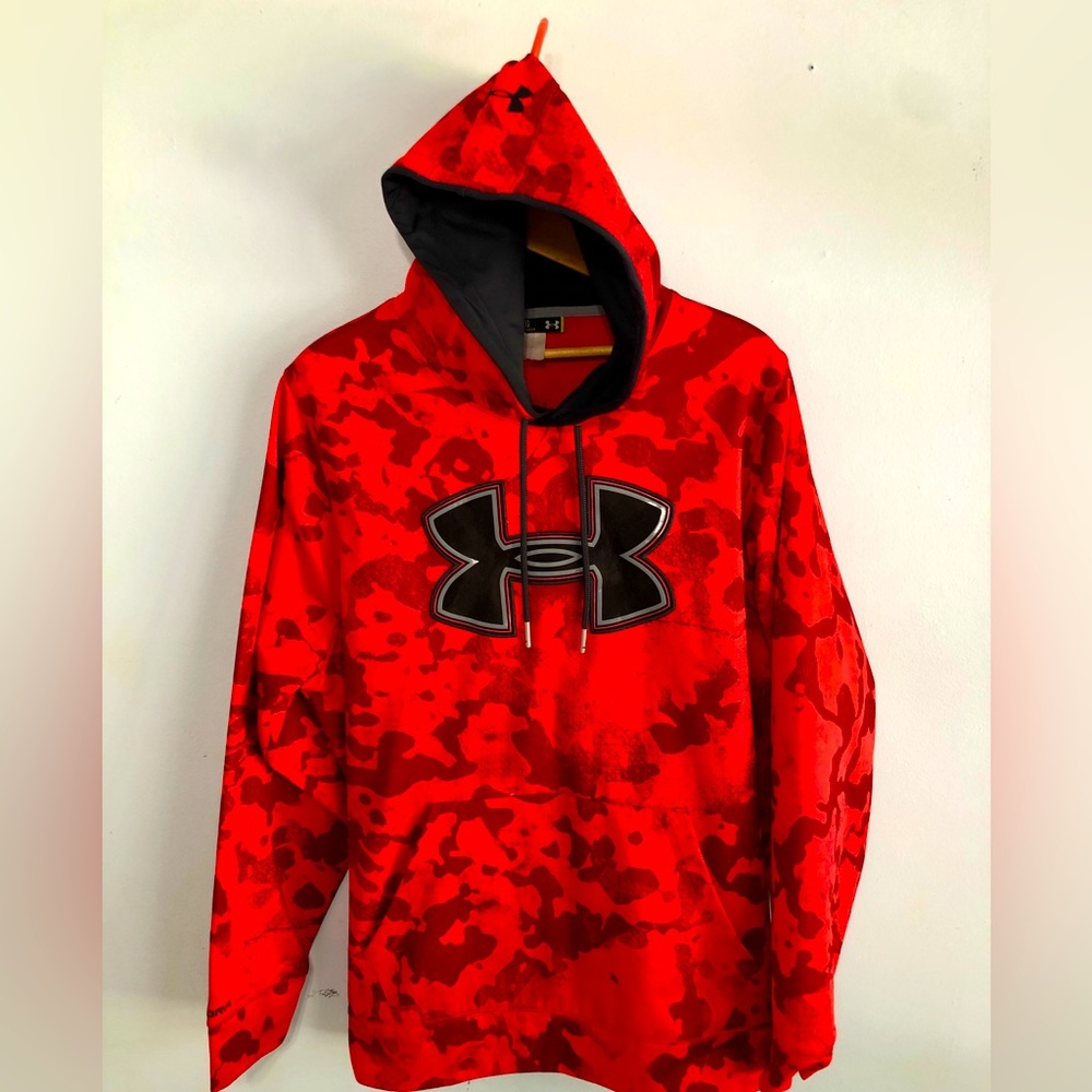 Under Armour Mens Hoodie! Red camouflage pattern! Stitched UA logo.